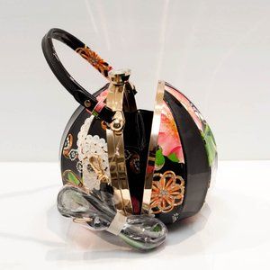 Rare round floral patent leather handbag purse with large rhinestone clasp